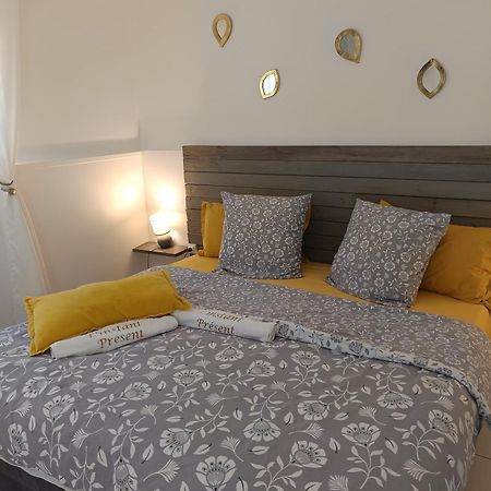 L'Instant Present Bed and Breakfast Le Moule Eksteriør billede